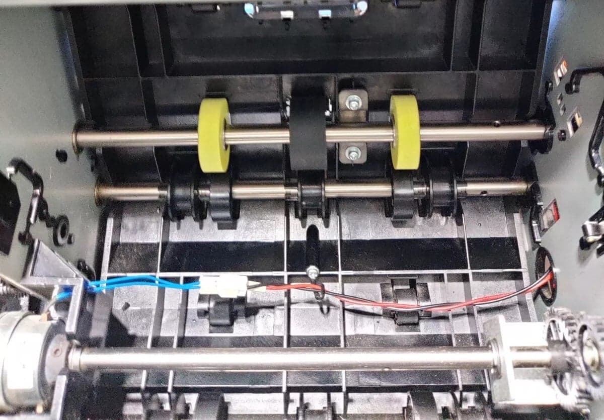Hyosung Pinch Roller with Shaft NewerStyle 1k  Dispenser. Pn: S4520000318