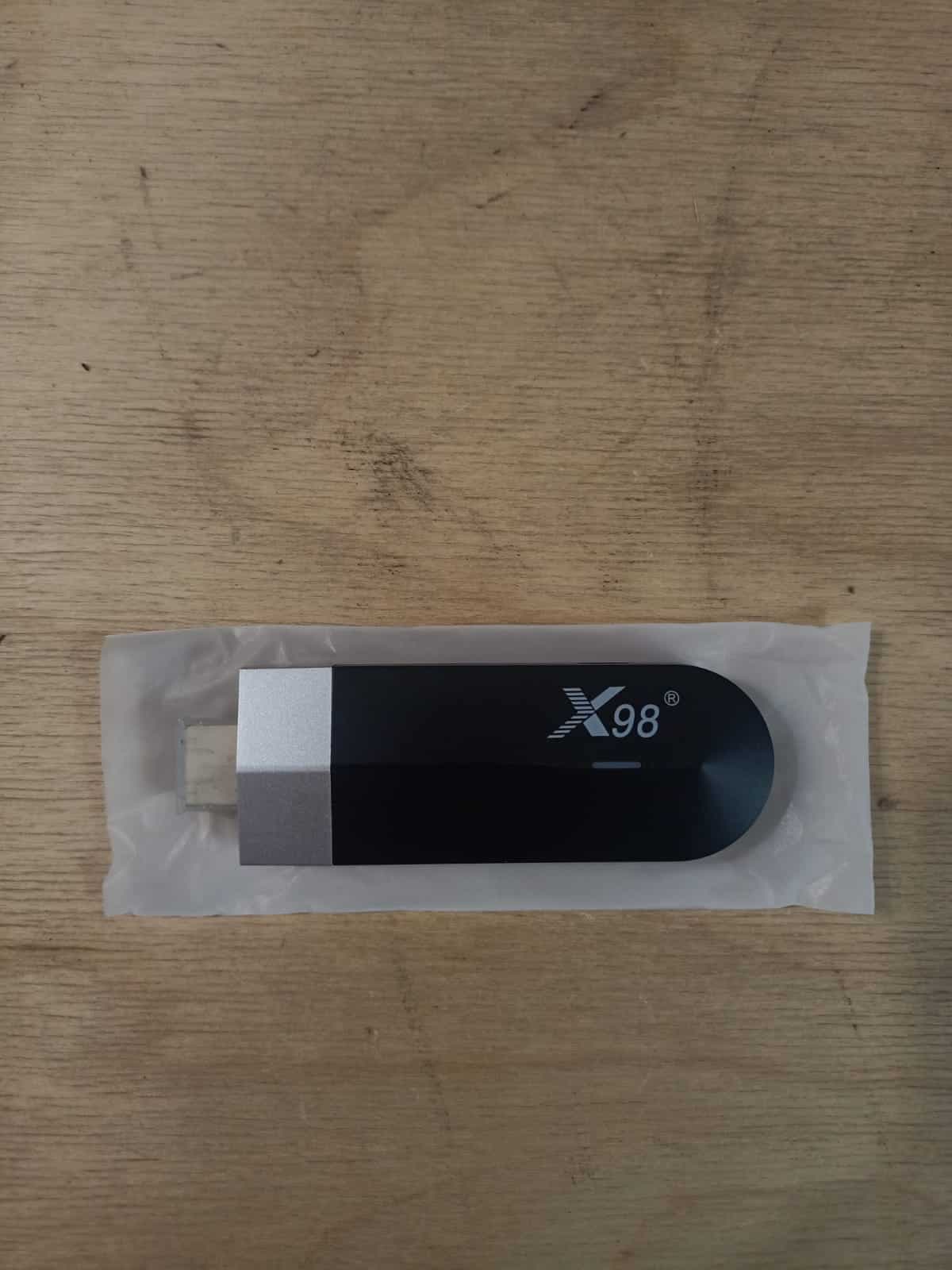 4GB+32GB Android 11 TV Stick 4K Ultra HD Streaming Media Player Quad-Core TV Box