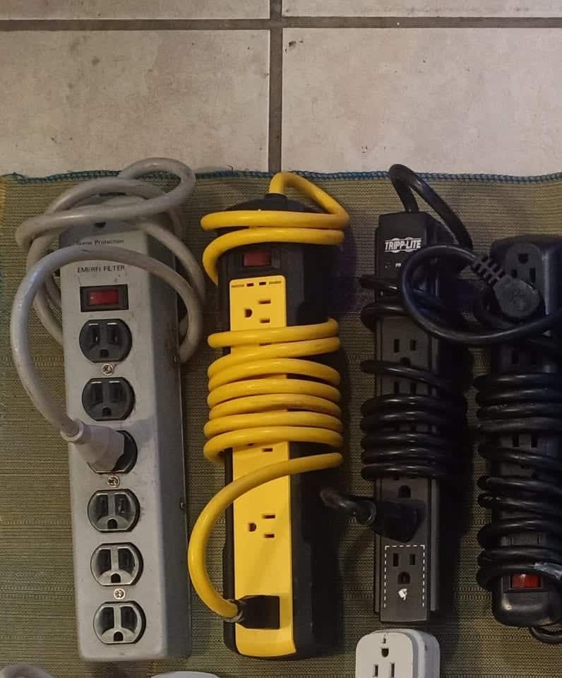 Power Strip - Extension Cord with 6 AC Outlets