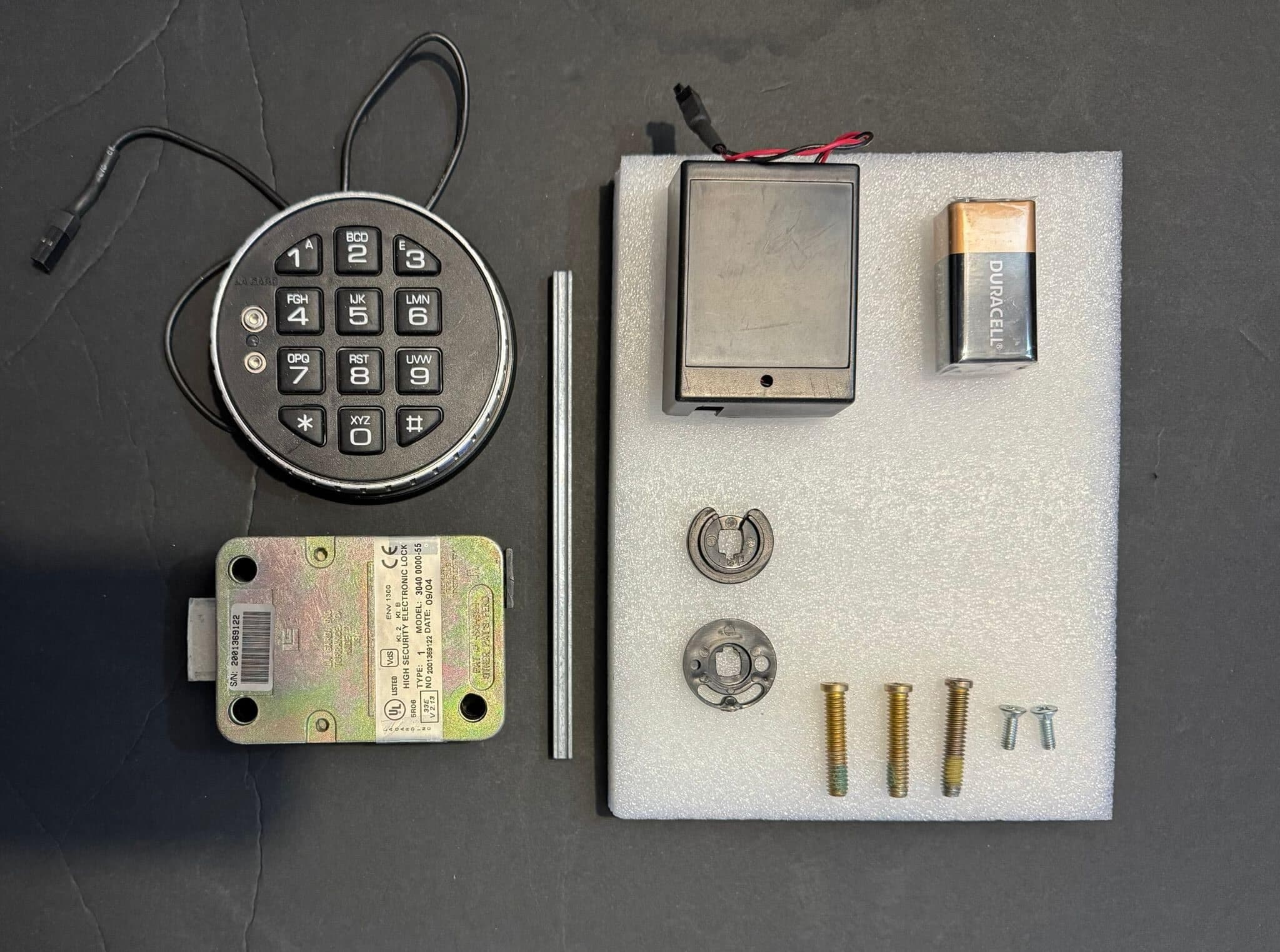 LaGard 33E Deadbolt Lock Set with 9v Duracell battery